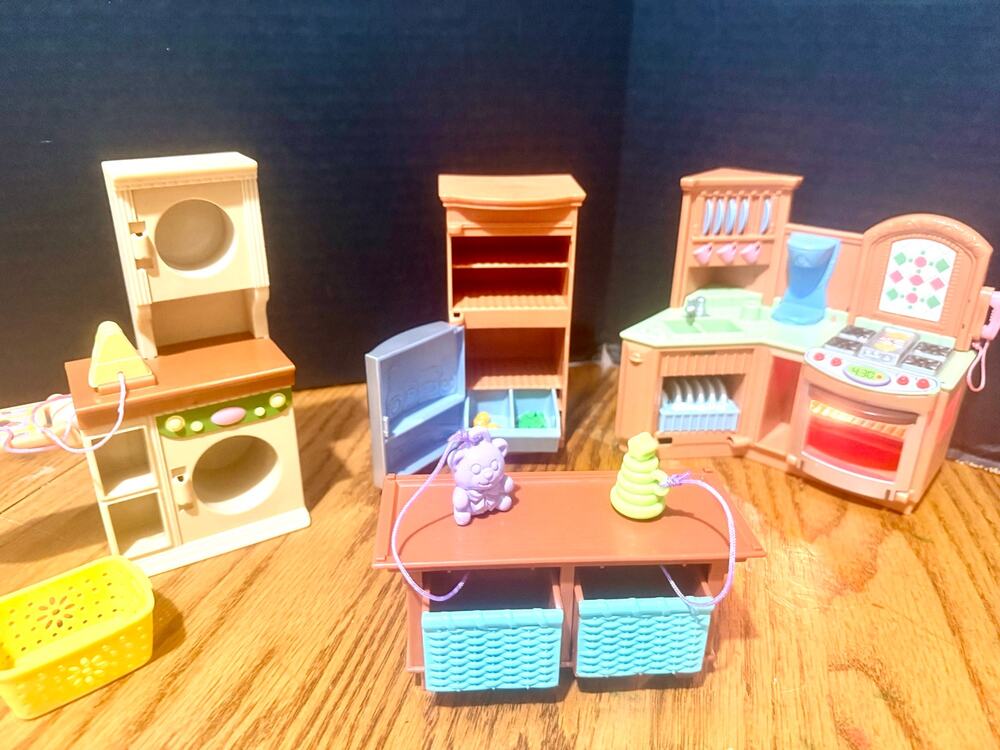 Fisher Price Loving Family 2005 Kitchen & laundry set 1